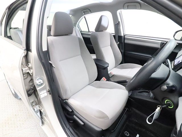 Toyota COROLLA AXIO 2013-11 181009-3