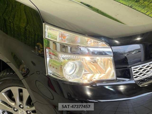 Toyota VOXY 2013-08 236692-13