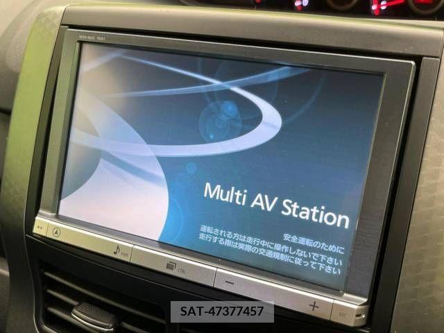 Toyota VOXY 2013-08 236692-2