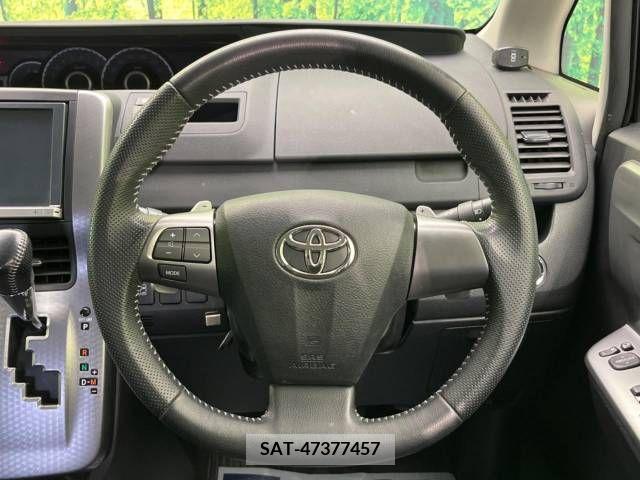 Toyota VOXY 2013-08 236692-12