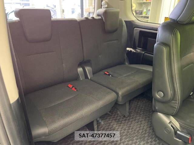 Toyota VOXY 2013-08 236692-10