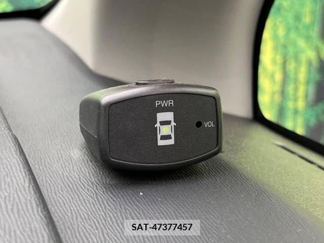 Toyota VOXY 2013-08 236692-7