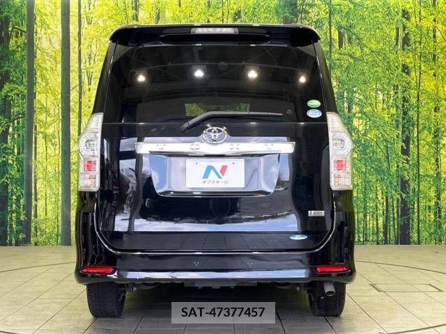 Toyota VOXY 2013-08 236692-16