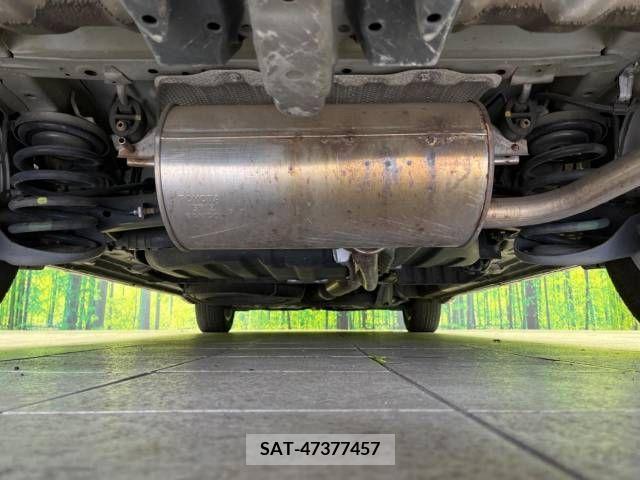Toyota VOXY 2013-08 236692-19