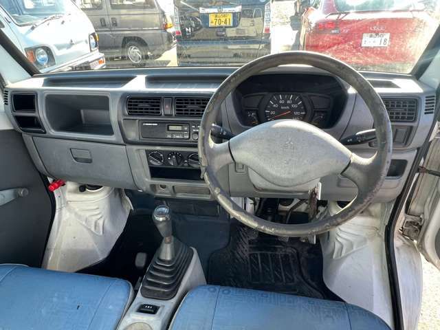 Mitsubishi MINICAB TRUCK 2000-01 26982-12