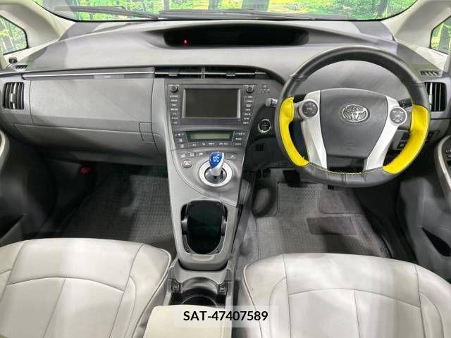 Toyota PRIUS 2010-07 377703-1