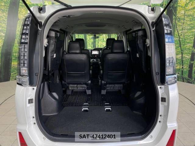 Toyota VOXY 2015-06 288944-11