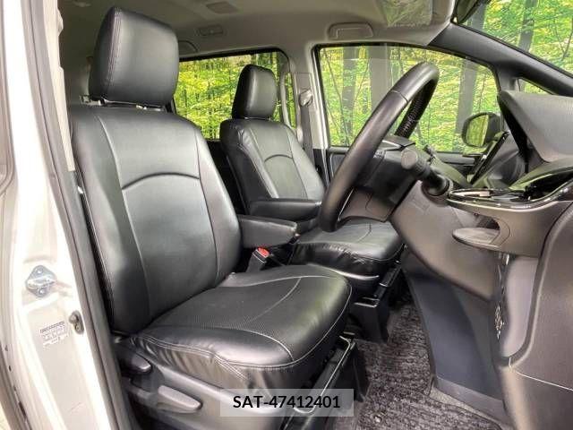 Toyota VOXY 2015-06 288944-8
