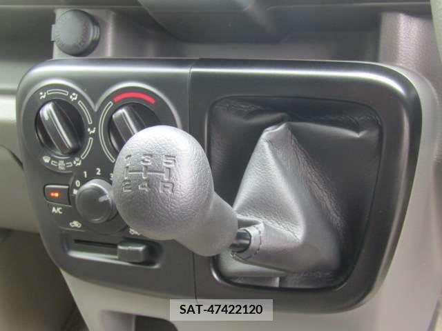 Suzuki EVERY 2019-04 381857-12