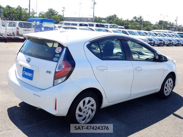 Toyota AQUA 2018-07 336434-7