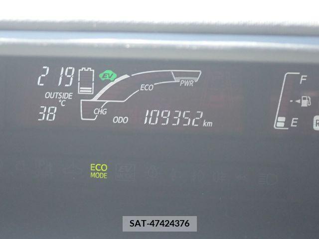 Toyota AQUA 2018-07 336434-12
