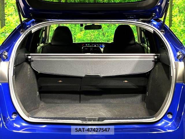 Toyota PRIUS 2018-02 330530-14