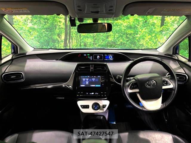 Toyota PRIUS 2018-02 330530-1