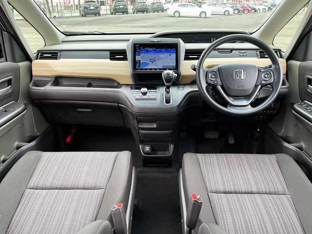 Honda FREED 2018-03 23235-1