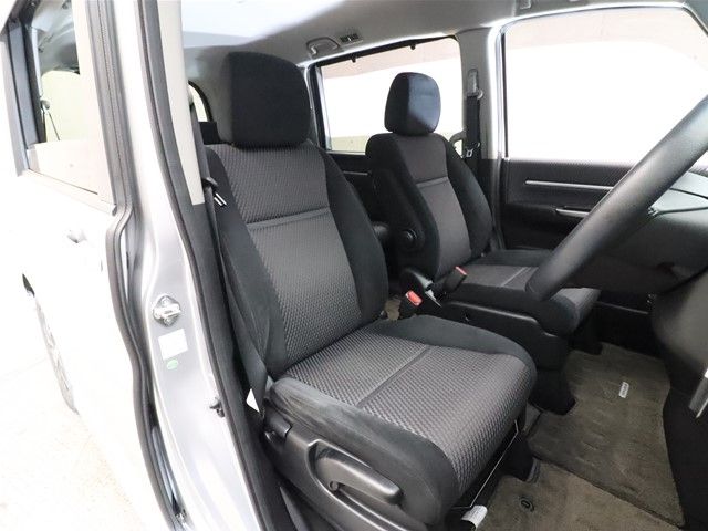 Honda e 2015-09 28695-3