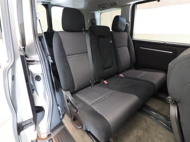 Honda e 2015-09 28695-4