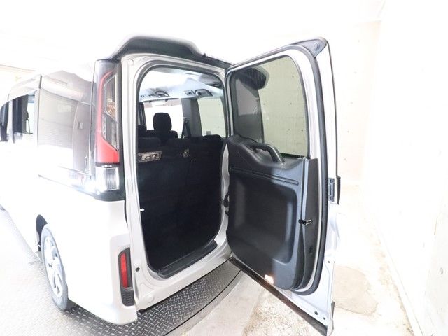 Honda e 2015-09 28695-9