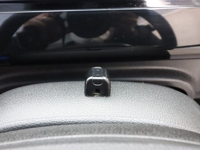 Honda e 2015-09 28695-10