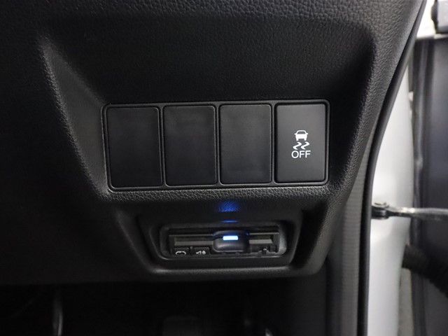 Honda e 2015-09 28695-13