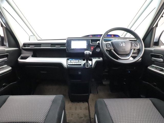 Honda e 2015-09 28695-2