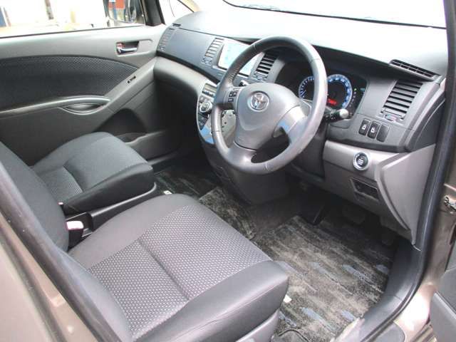 Toyota ISIS 2011-02 11675-12