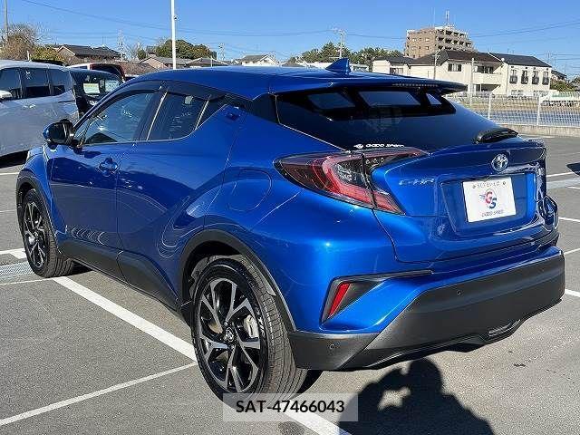 Toyota C-HR 2017-03 209890-15