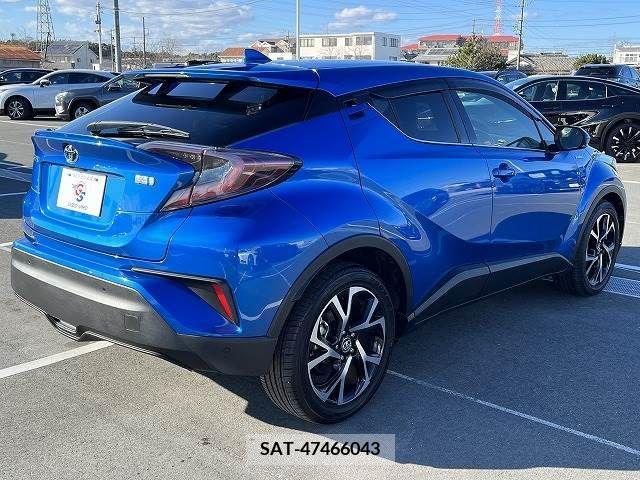 Toyota C-HR 2017-03 209890-16