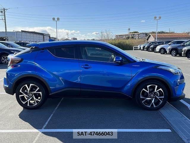 Toyota C-HR 2017-03 209890-14