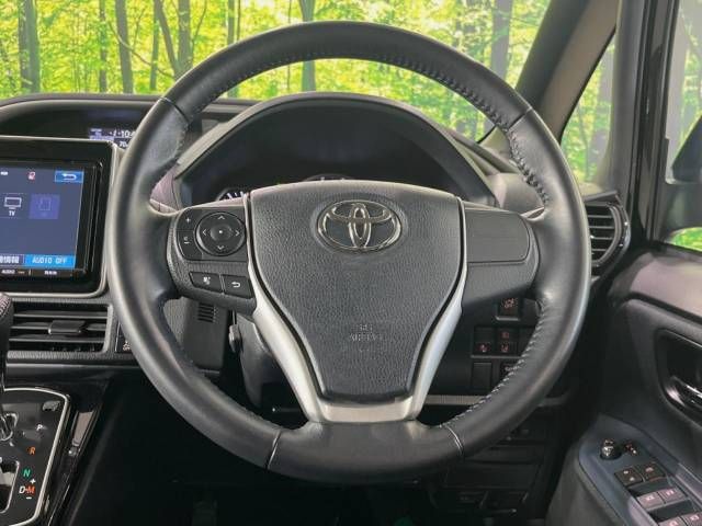 Toyota VOXY 2016-11 190755-11