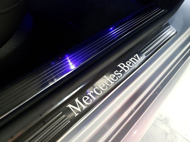Mercedes Benz S-CLASS 2014-04 4925-27