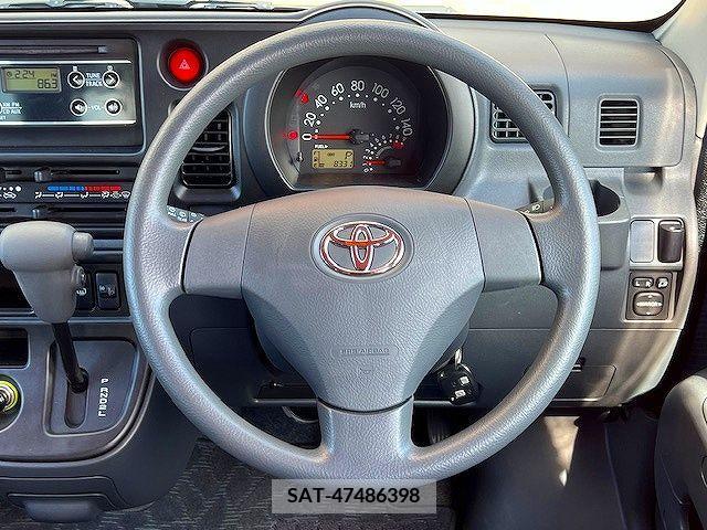 Toyota PIXIS VAN 2015-08 281465-13
