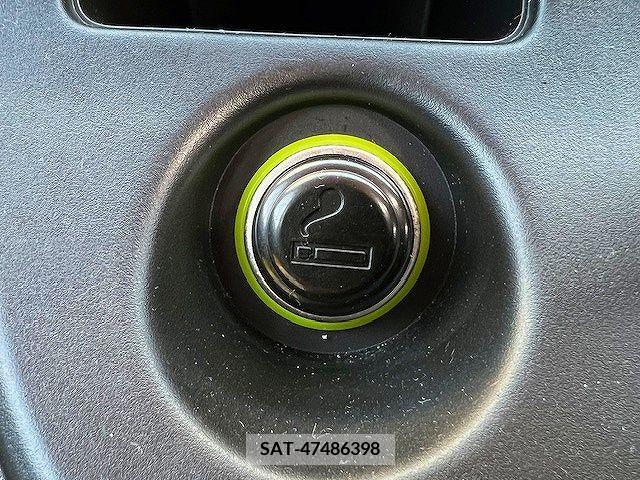 Toyota PIXIS VAN 2015-08 281465-11