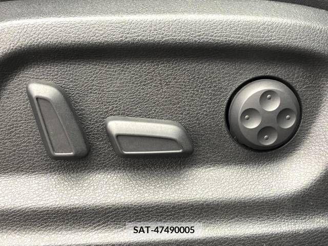 Audi Q3 2013-12 261251-6