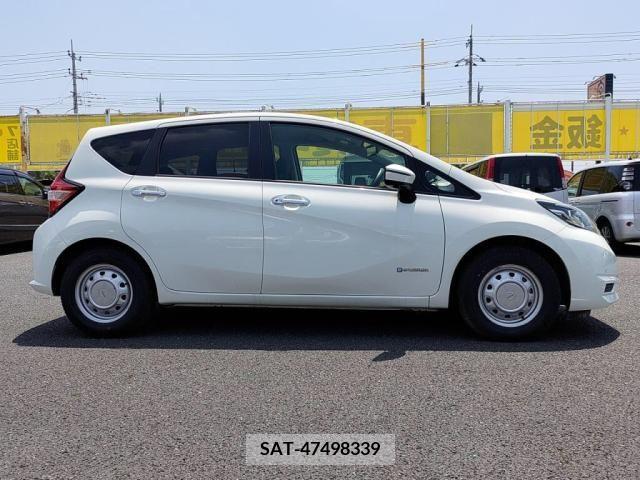 Nissan NOTE 2018-02 329143-10