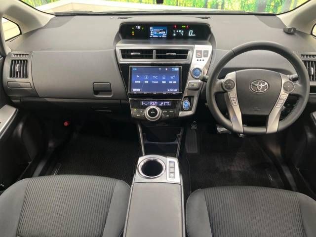 Toyota PRIUS ALPHA 2017-12 187302-1