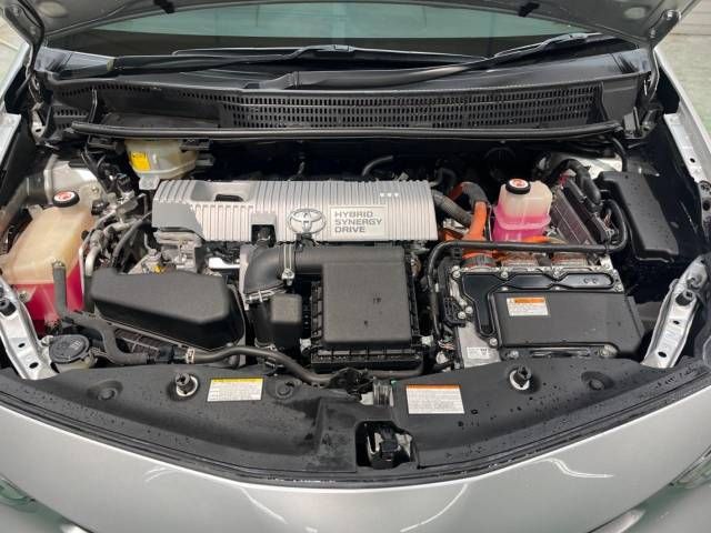 Toyota PRIUS ALPHA 2017-12 187302-18