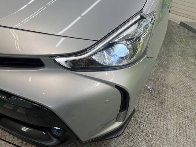 Toyota PRIUS ALPHA 2017-12 187302-11
