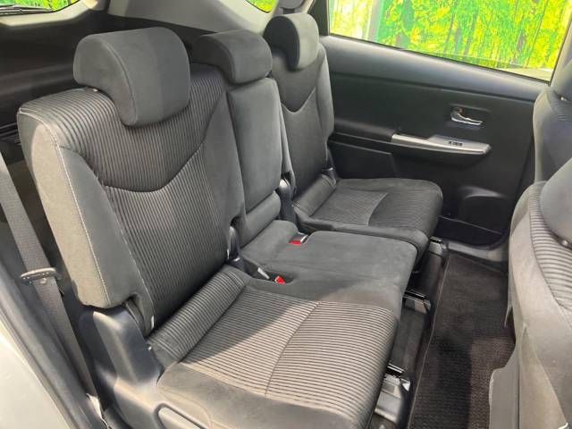 Toyota PRIUS ALPHA 2017-12 187302-9