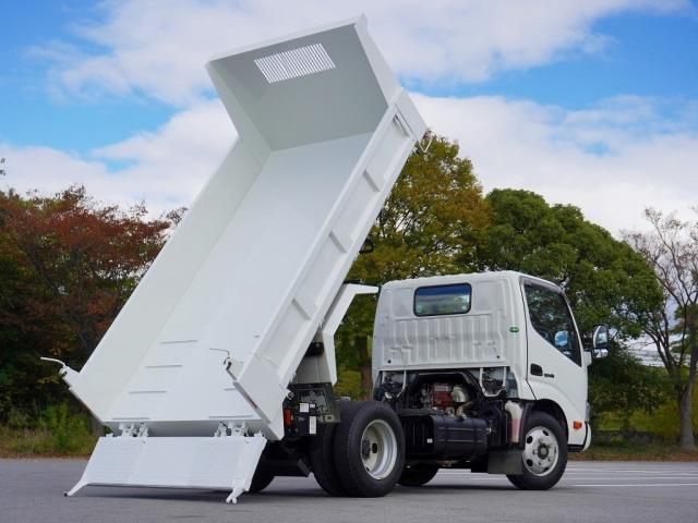Hino DUTRO 2017-09 196066-12