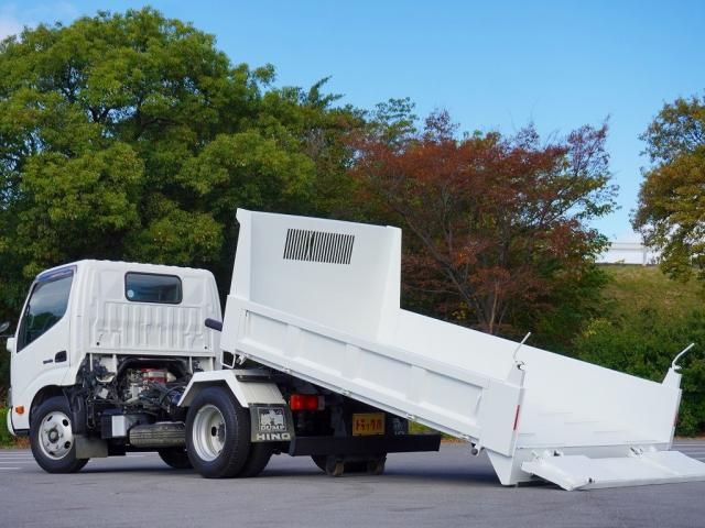 Hino DUTRO 2017-09 196066-7