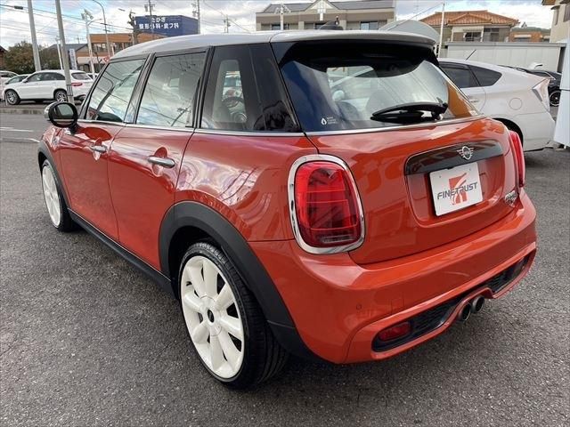 Bmw MINI 2018-11 181874-6