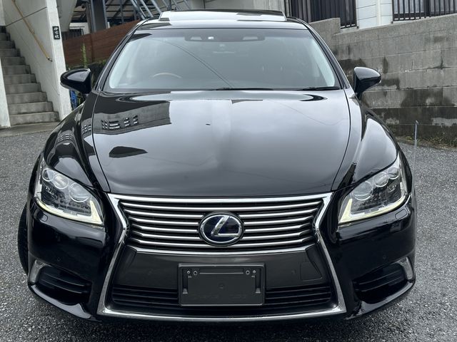 Lexus LS 2016-03 8266-1