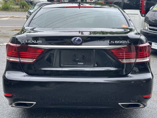 Lexus LS 2016-03 8266-4