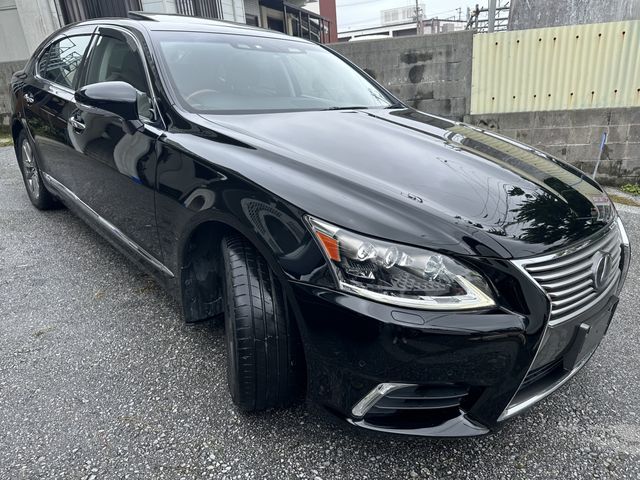 Lexus LS 2016-03 8266-2