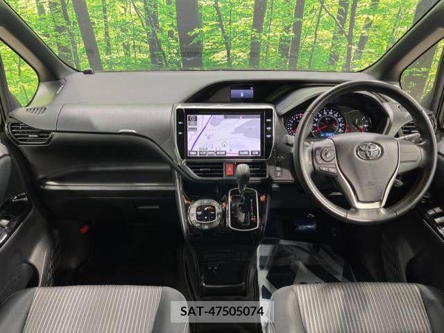 Toyota VOXY 2017-09 211588-1