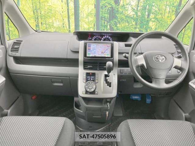 Toyota NOAH 2007-10 349775-1