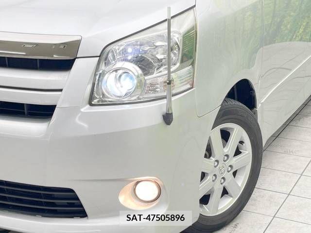 Toyota NOAH 2007-10 349775-12