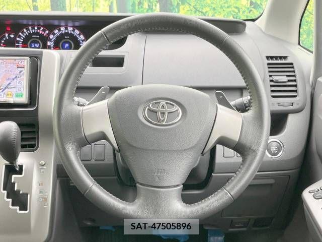 Toyota NOAH 2007-10 349775-11