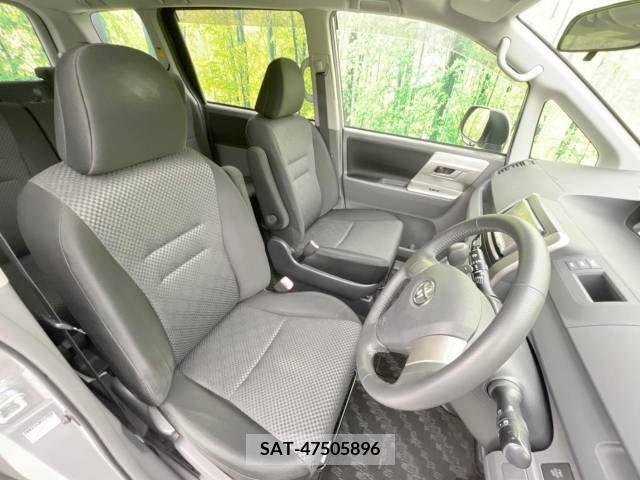 Toyota NOAH 2007-10 349775-7