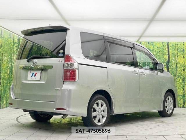 Toyota NOAH 2007-10 349775-17